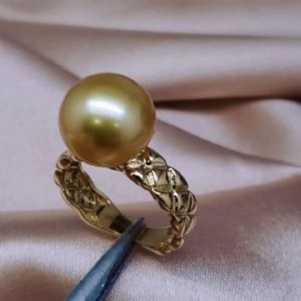 18K棱形光金小香风戒指