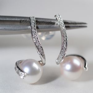 ��Լ�������ϵ��